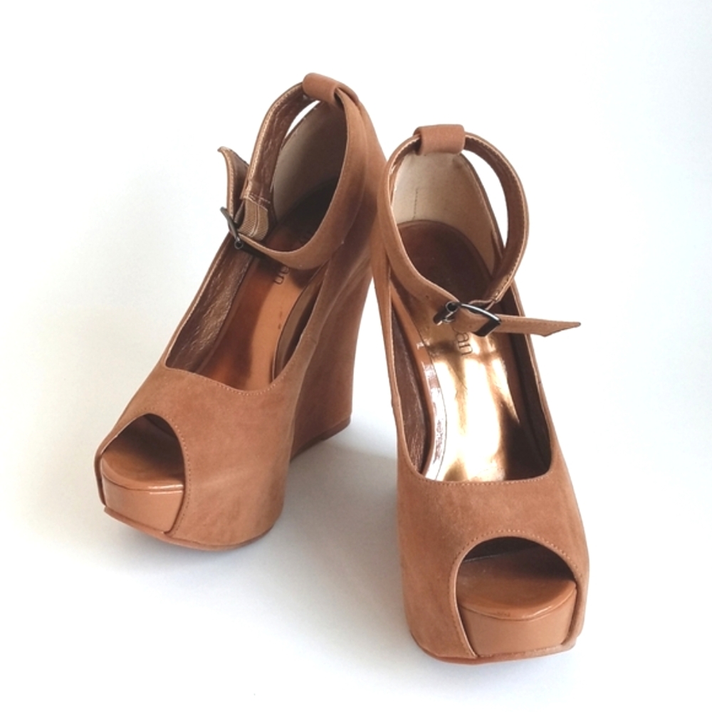 Cathy Jean Women’s Tan Suede Peep-Toe Wedge Heels with Ankle Strap 7 - Picture 15 of 15